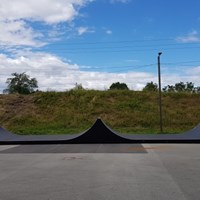 Skaterbane dobbelt halfpipe - Forhør gerne om udvalg og priser